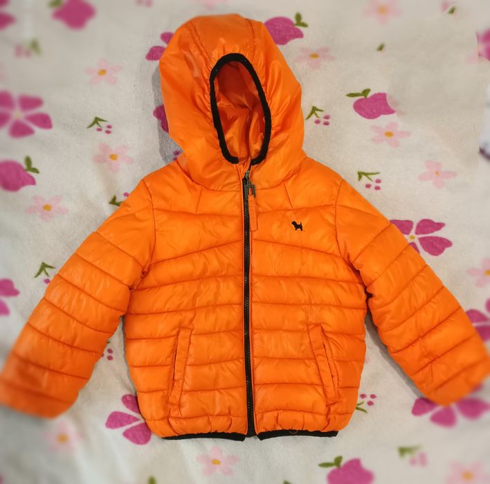 Продам куртку осень весна