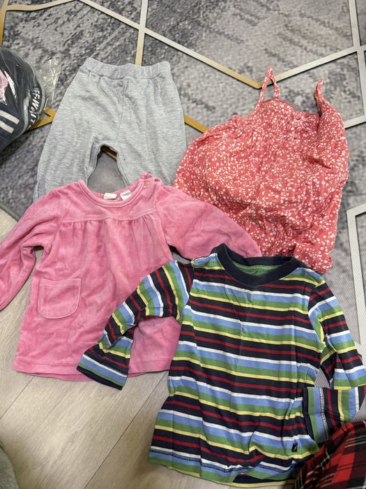 Отдам за вкусняшку вещи