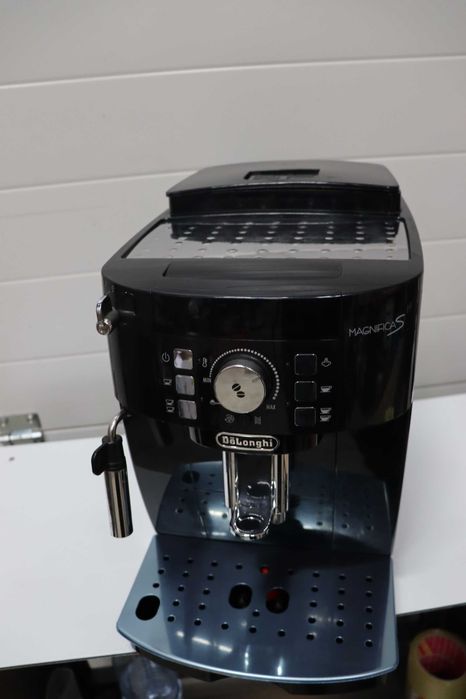 De'Longhi Magnifica S ECAM 22.110 автоматична кафемашина с разпенител