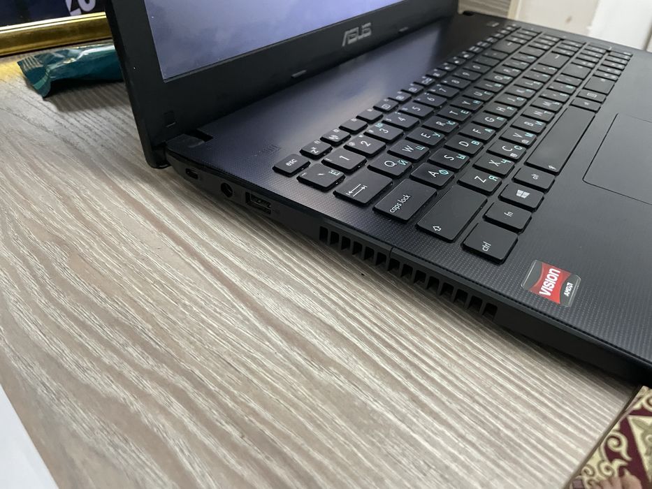 Ноутбук asus x501u