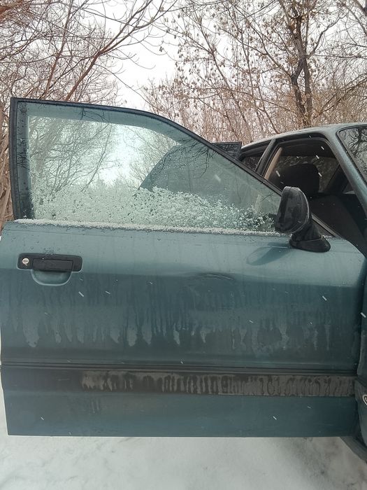 Ауди 80 Б3 продаю двери сиденья