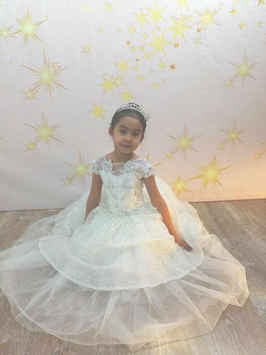 Продам платье белое