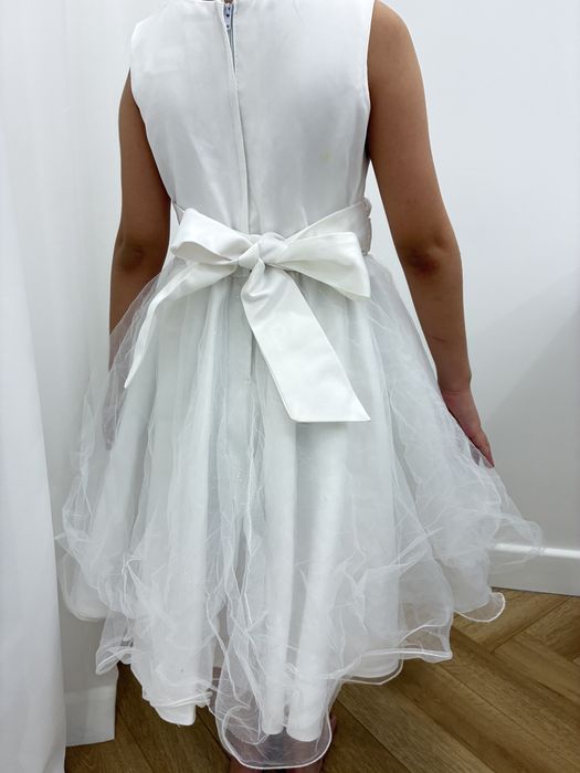 Продам платье на 6 лет