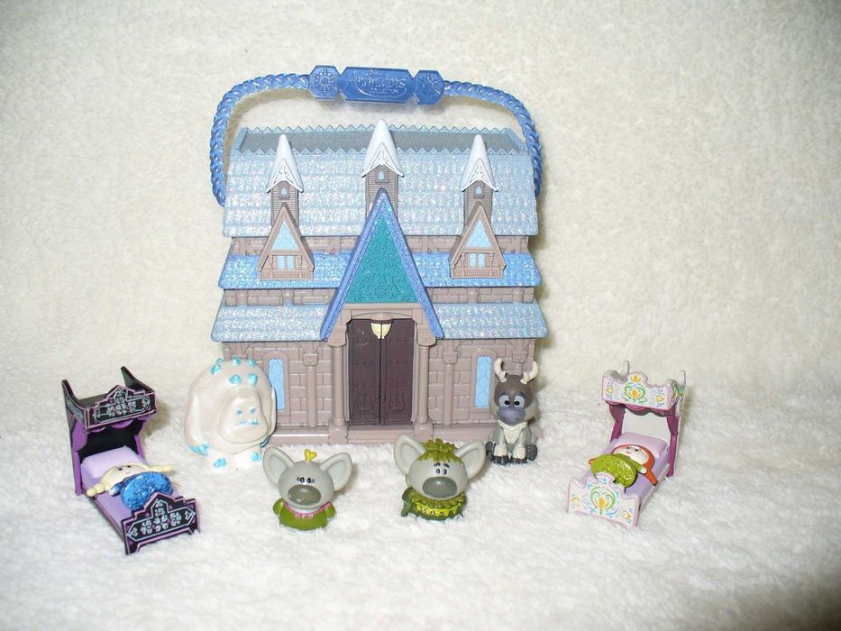 Casuta Disney Animators Frozen si Aurora