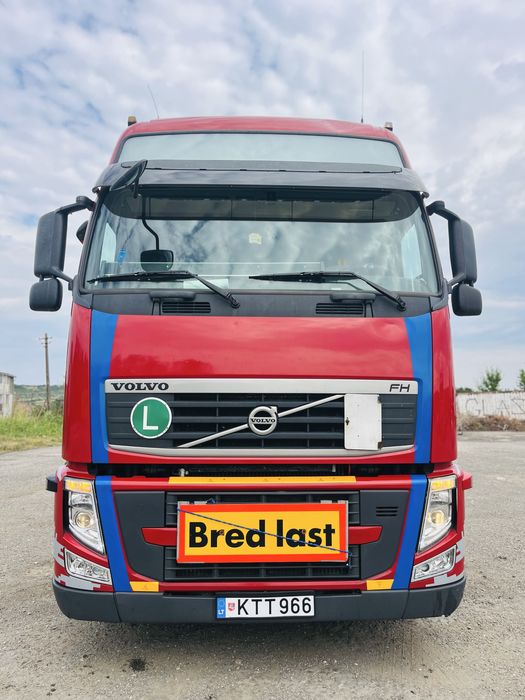 Platforma utilaje Volvo 6x2 / remorca Wielton