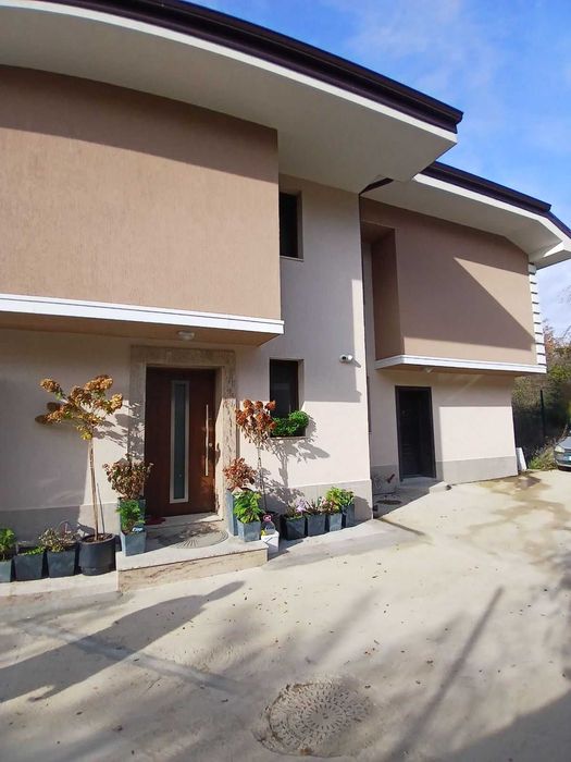 Продава се Къща в Варна, Възраждане 2 - 264 кв.м за 1572 €/кв.м - Снимка #2