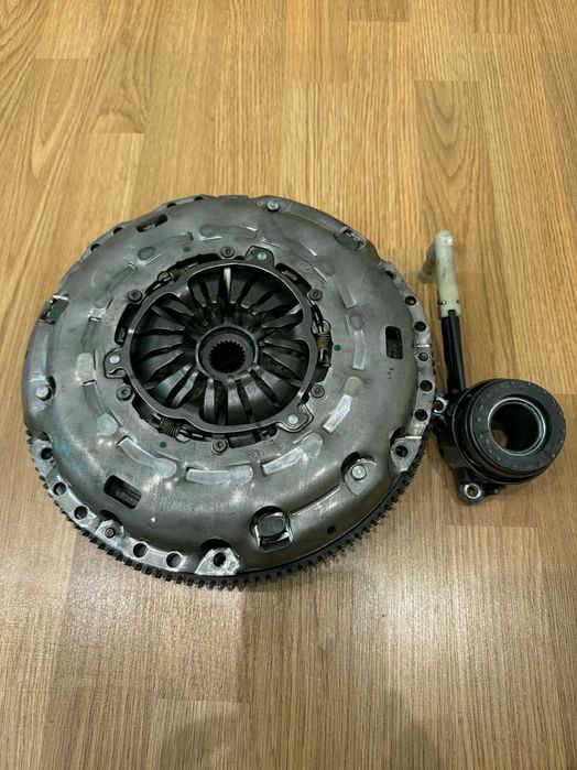 Kit voltanta + ambreiaj + rulment presiune LuK 600 0371 00