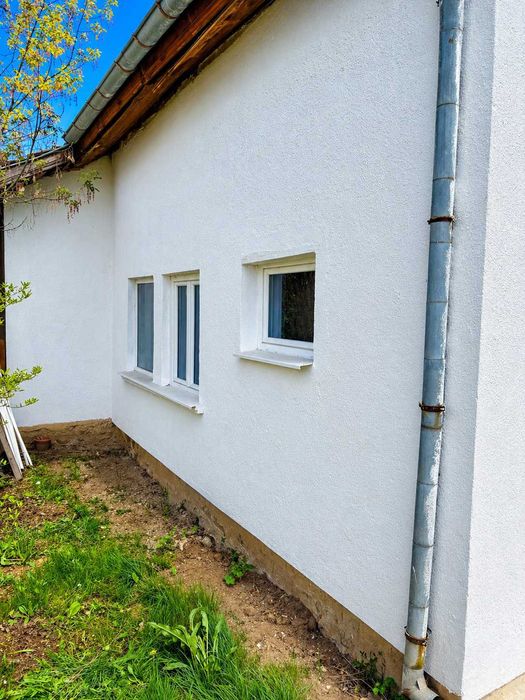 Продава се уютна къща на 25 км от София, в зеленина и спокойствие