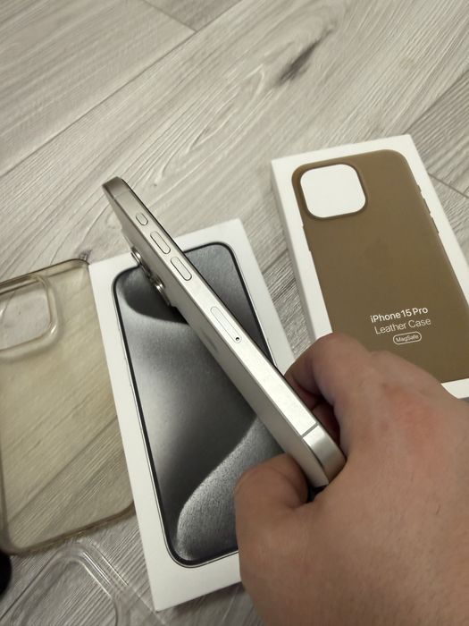 iPhone 15 Pro White Titanium 256Gb