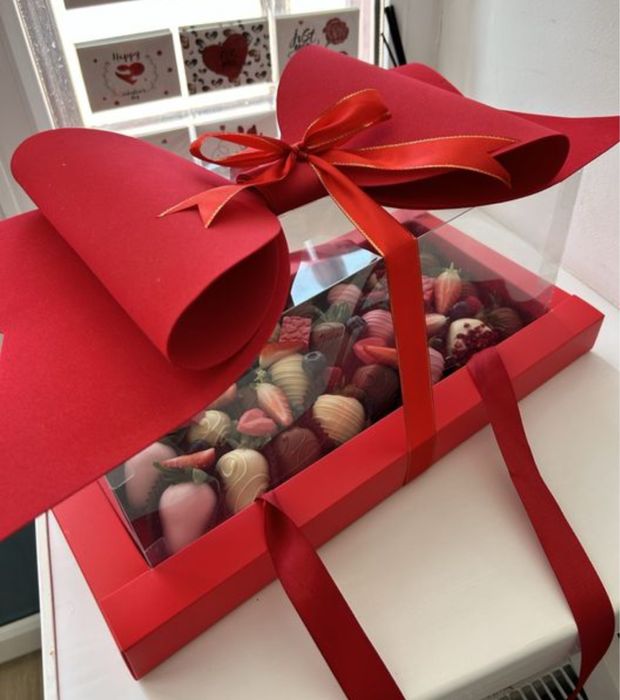 Клубника в шоколаде/Букет из Зефира/Розы/Финики