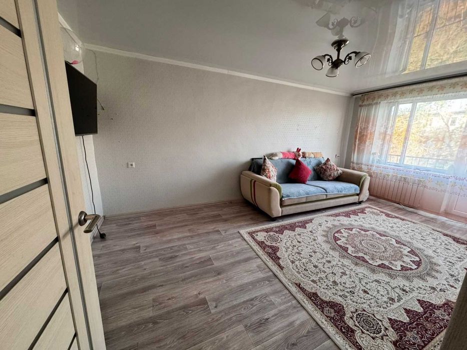 Продам 2 комнатную на 5 мкр