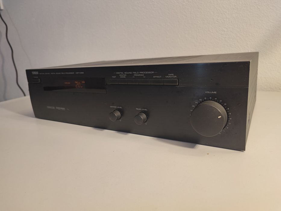 Amplificator Yamaha DSP E390 statie natural sound processor