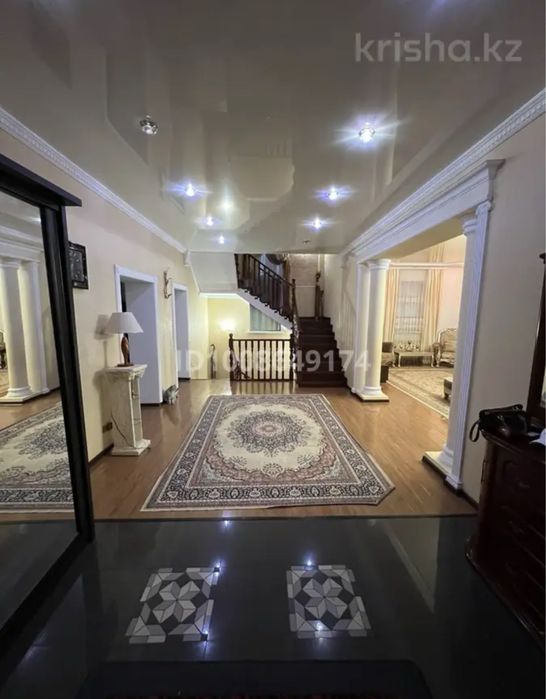 Частный дом с участком