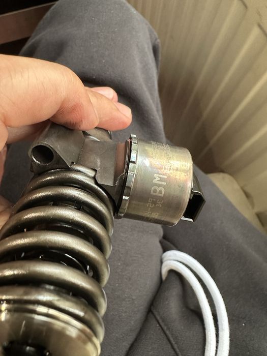 Injector Bosh  Audi A4 B7 Cod motor BLB. 141 cp