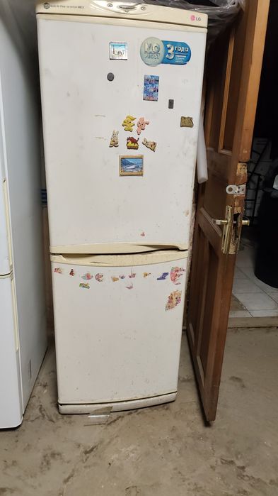 Продам Холодильник LG