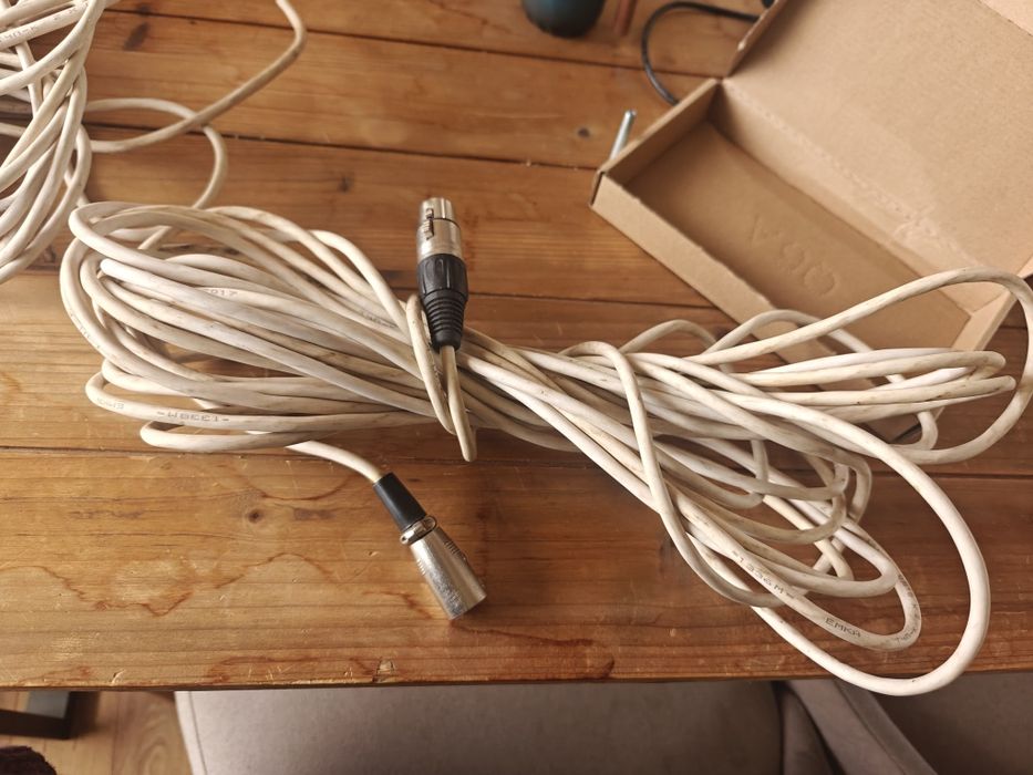 Аудио кабели (2 бр. къси) и 3 бр. дълги