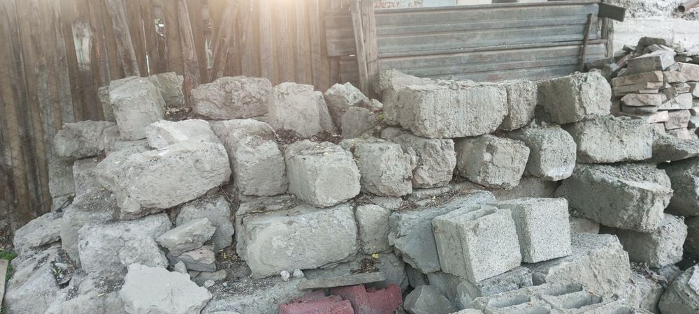 Отдам бесплатно песок блок