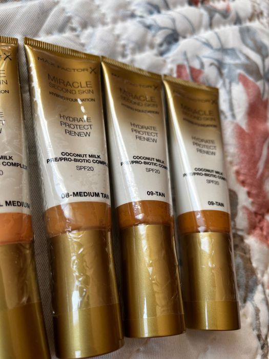 Фон дьо тен Max Factor Miracle Second skin