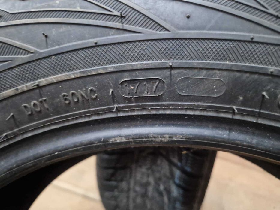 2 Nokian R18 225/50
зимни гуми
DOT1717