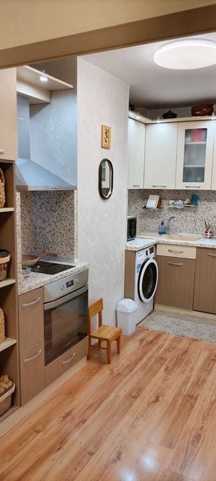 Тристаен апартамент за продажба