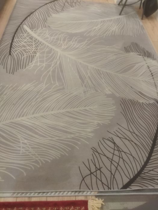 Срочно продам в отличном состоянии ковры 2-3 ,за