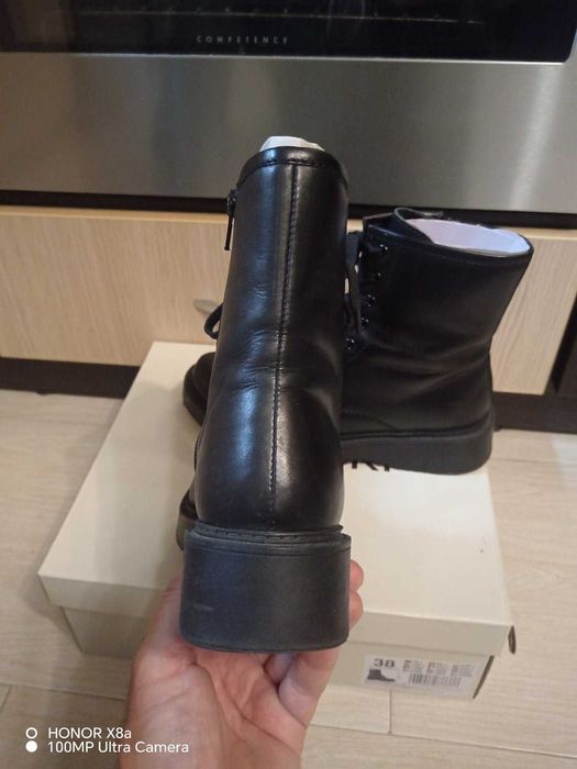 Дамски кожени боти 38