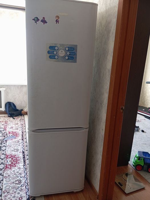 Холодильник Бирюса