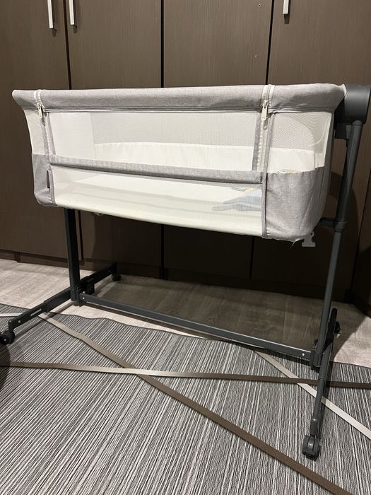 Детская кроватка / манеж