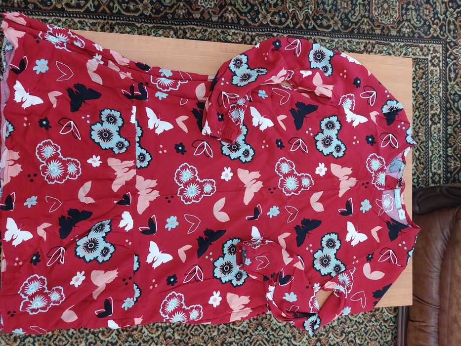 Vand rochii, bluze, set tricou +pantalon marimea 130-152