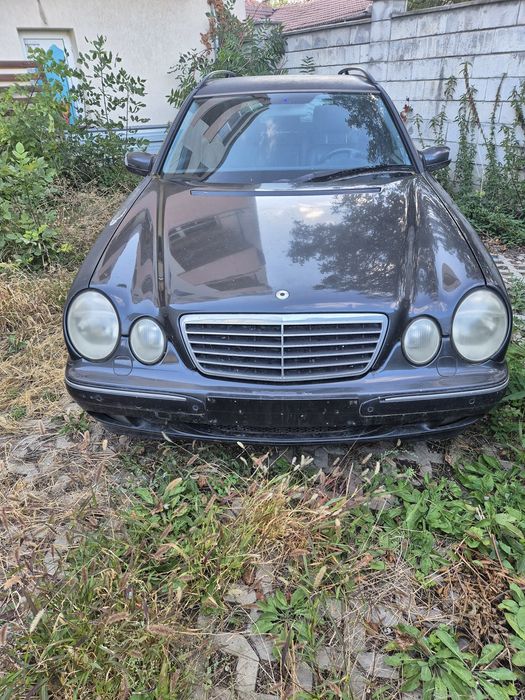 Mercedes-Benz E270