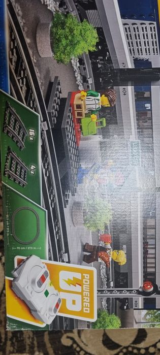 Lego поезд на пульте