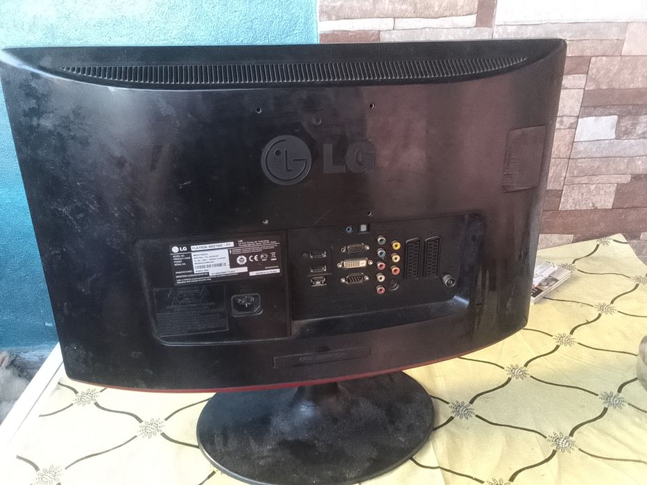Monitor TV 22. Este într-o stare prea buna pt poza asta