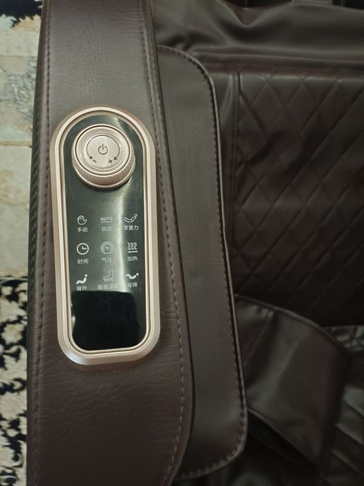 Массажная кресло AUX