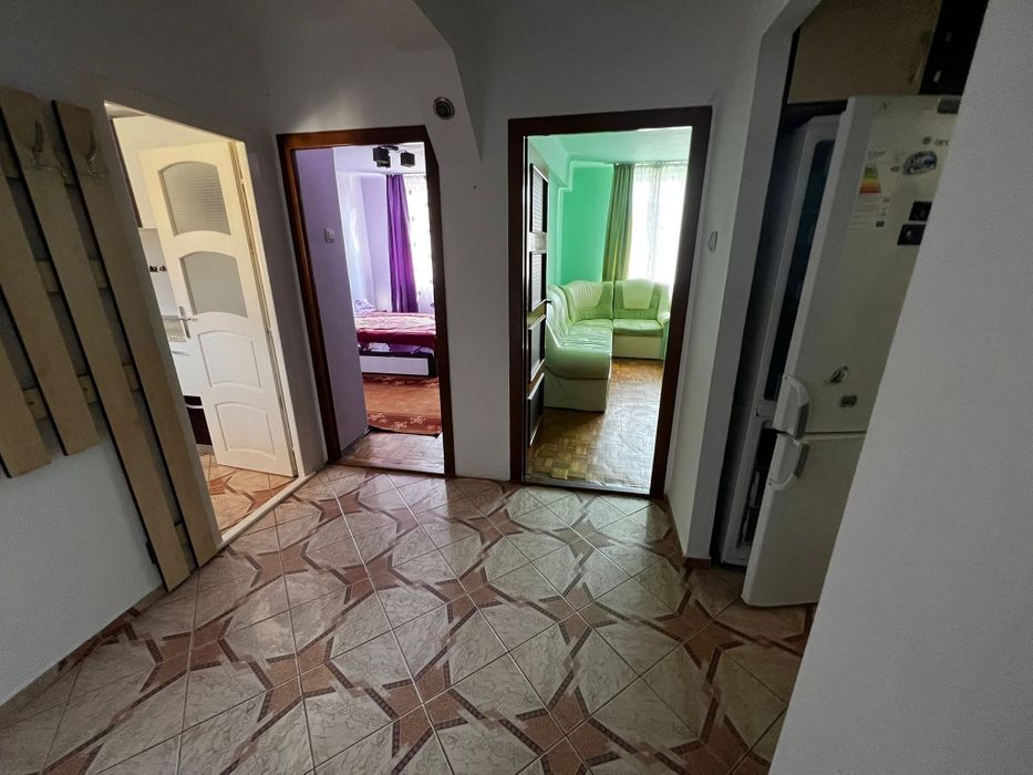 Închiriez apartament
