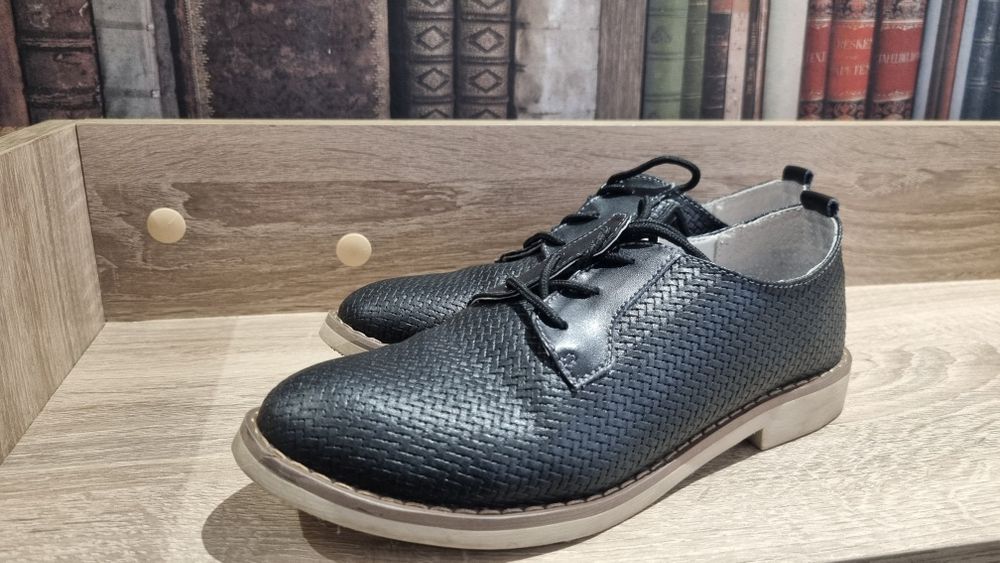 Дамски обувки 37