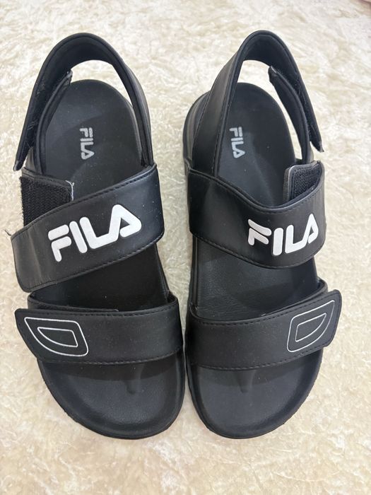 Продам сандалии Fila