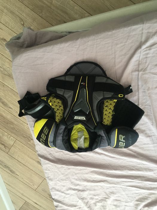 Нагрудник хоккейный