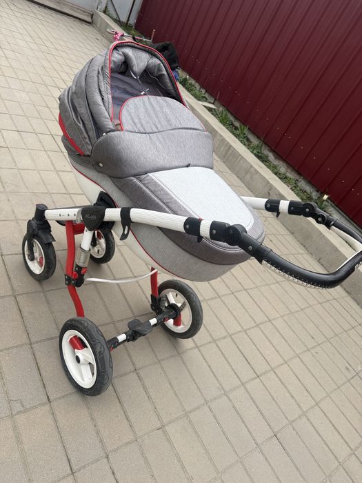 Продам детскую коляску