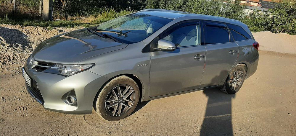 Toyota  Auris  2014  Hybrid