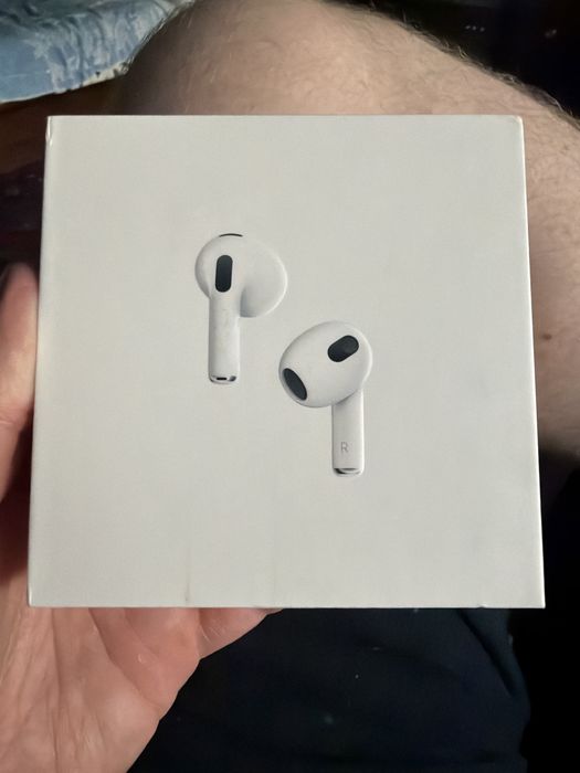 Airpods 2, с коробкой, оригинал торг,