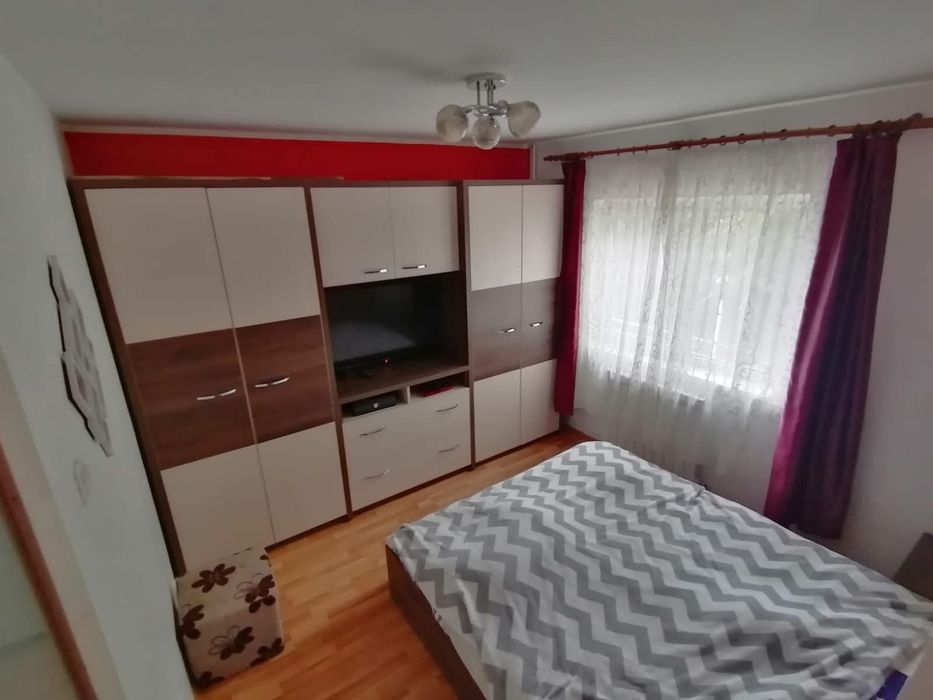Inchirez apartament cu 3 camere