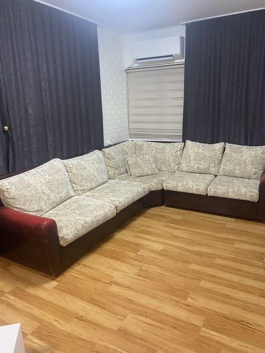 Разтегателен ъглов диван