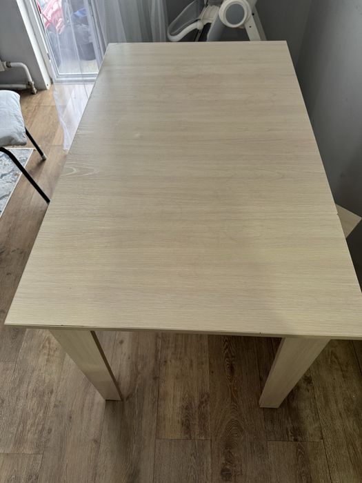 Стол со стульями