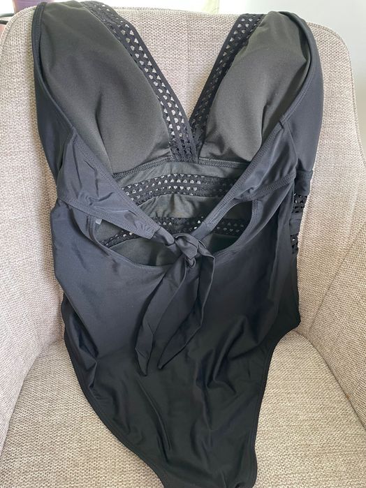 Дамски бански L размер