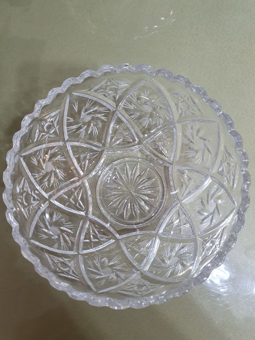 Продам хрустальные салатники