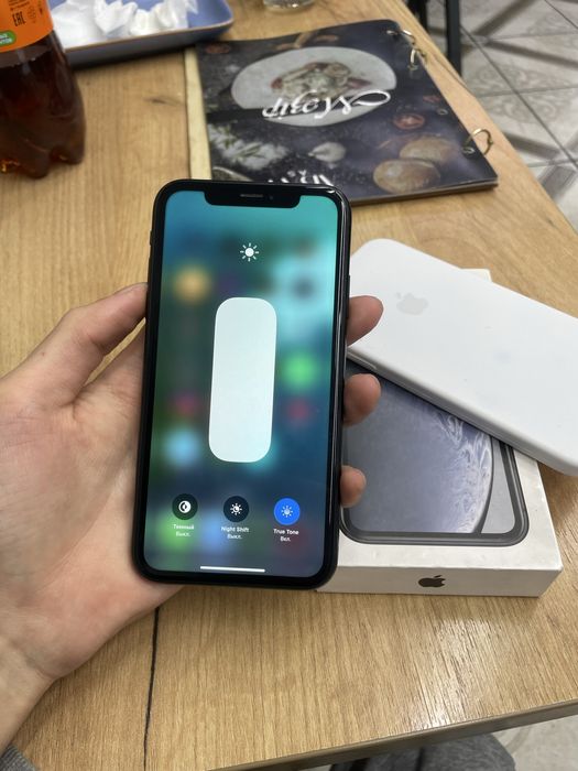 Продам Айфон Хр 64gb