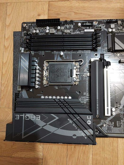 Intel Core i9 13900KF + Gigabyte Z790 Eagle AX Wi-Fi DDR5