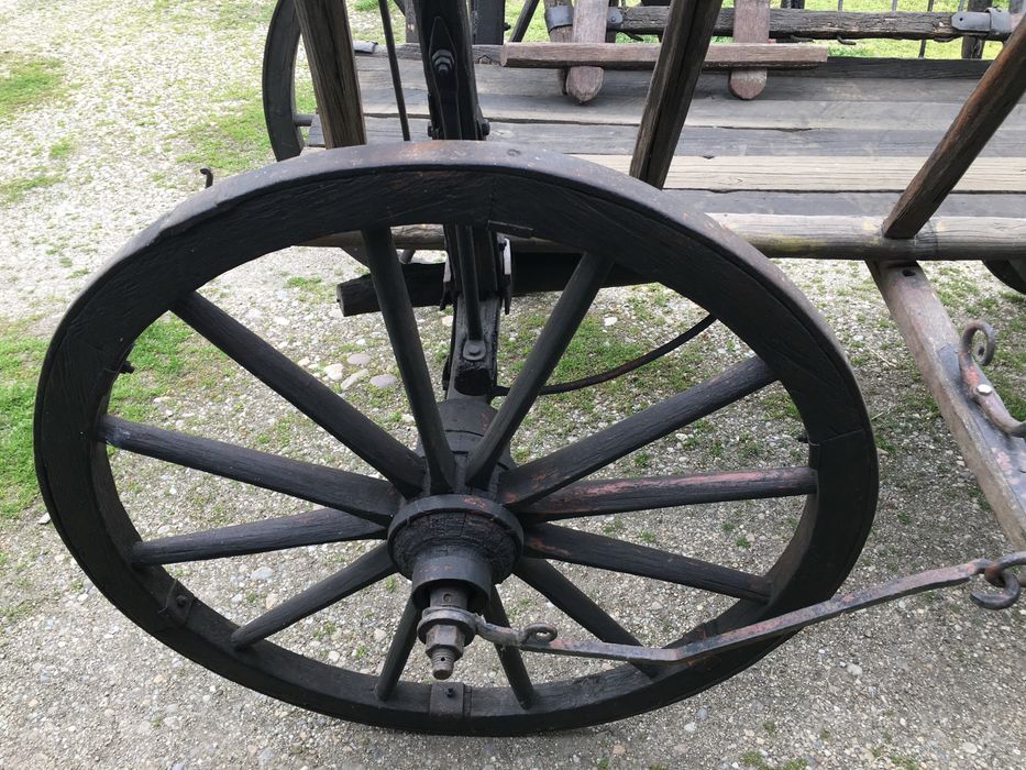 Vand caruta veche impecabila!!