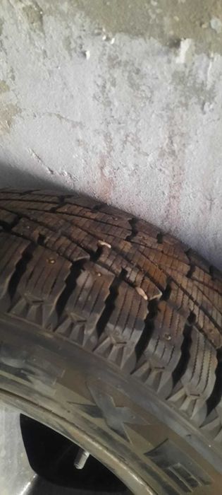 зимние шипованные 265\60\18