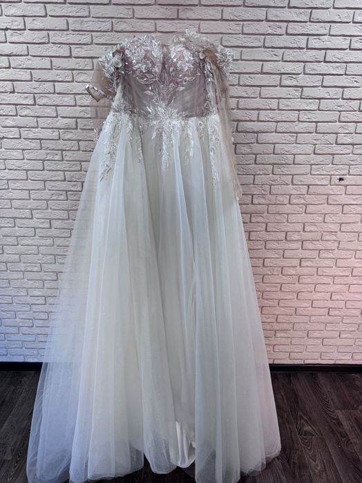 Платье свадебное новое